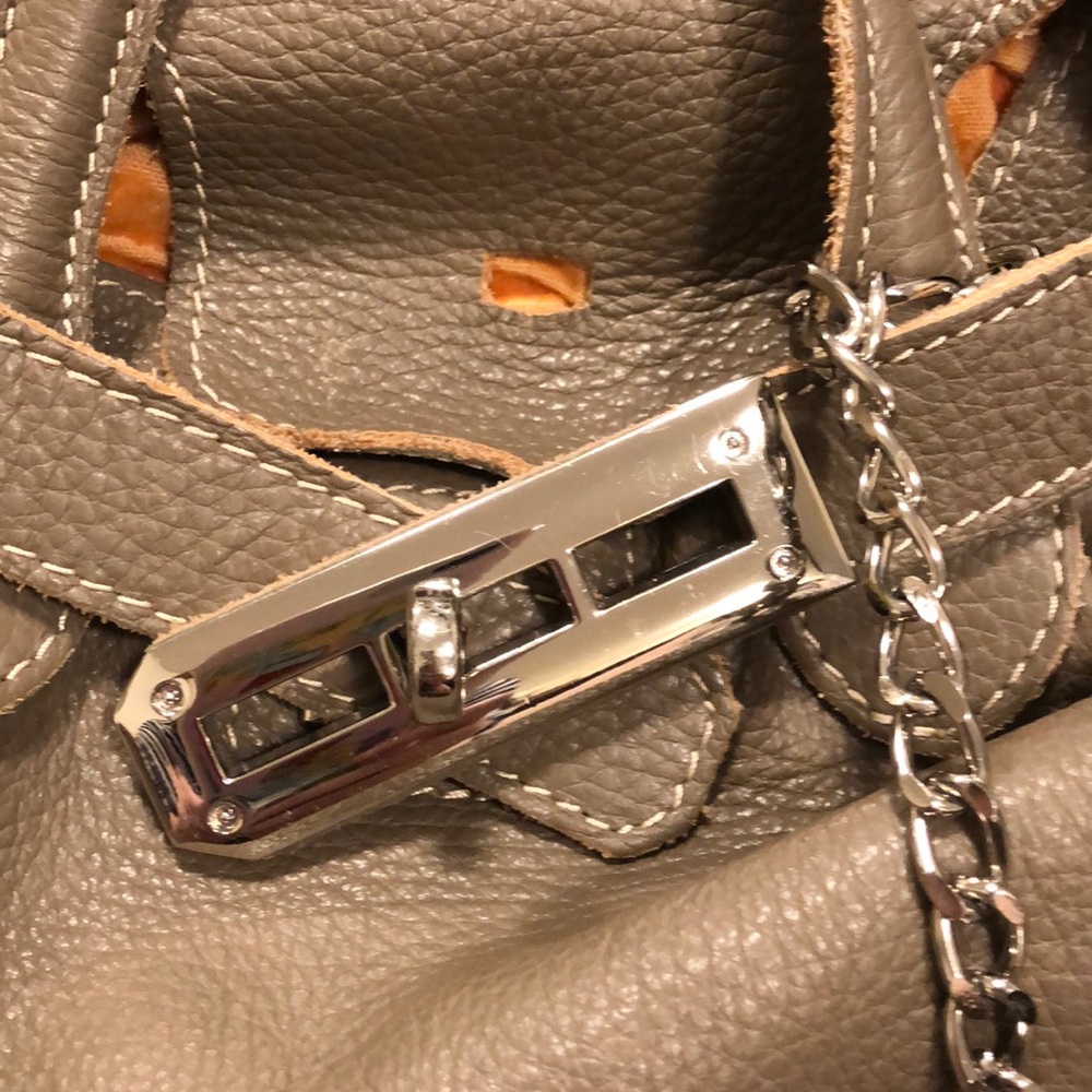 🔥🔥ITALIAN VERY SOFT LEATHER PURSE. - Picture 9 of 17
